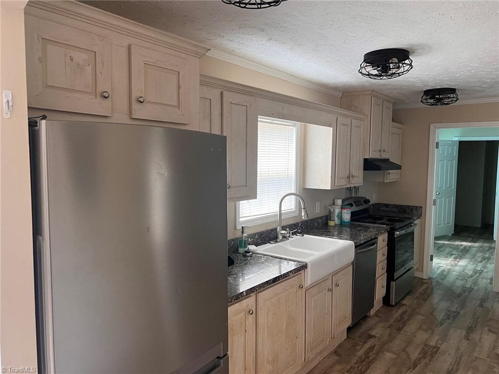 Manufactured Home at 230 Squirrel Run, Salisbury NC 28146, Salisbury, photo 4 of 21