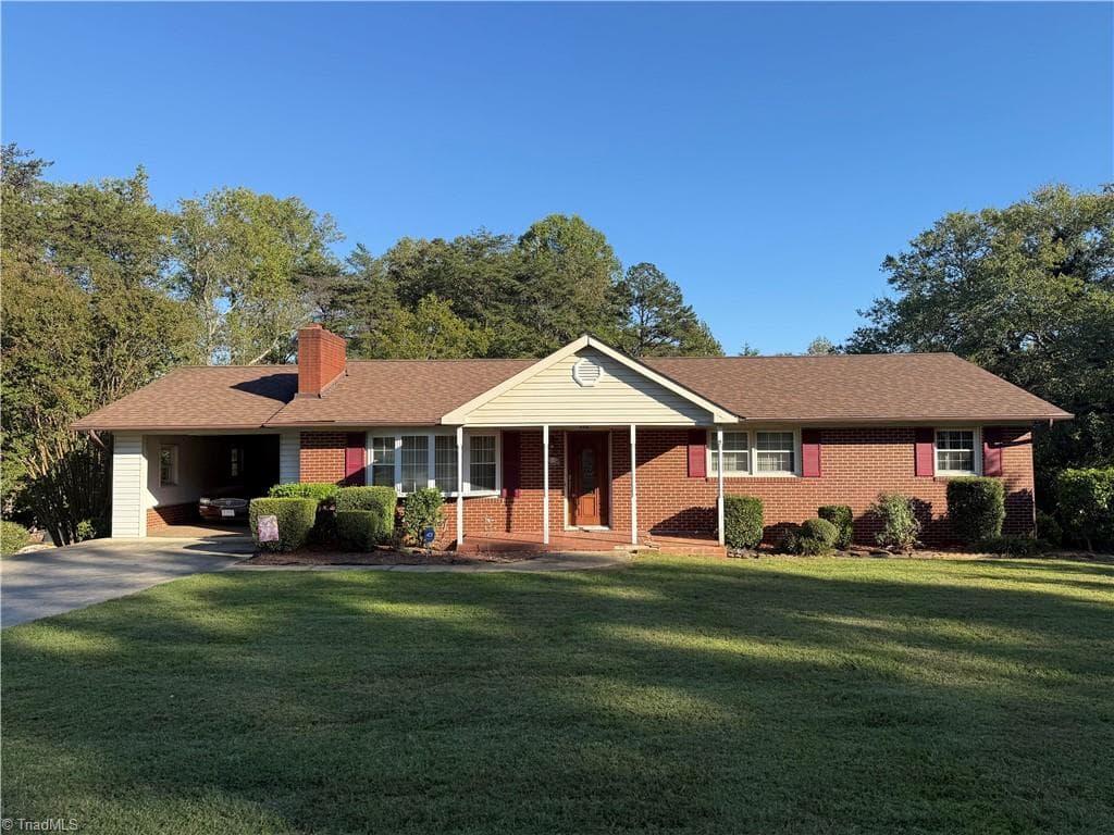 405 E Devon Drive, Mount Airy NC 27030