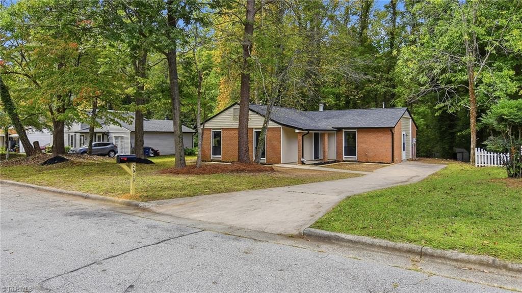 Stick/Site Built at 2613 Woodcreek Road, Winston-Salem NC 27106, Winston-Salem, photo 3 of 60