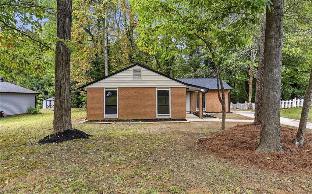Stick/Site Built at 2613 Woodcreek Road, Winston-Salem NC 27106, Winston-Salem, photo 5 of 60