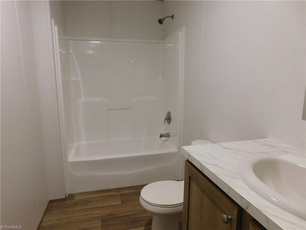 Manufactured Home at 162 Briar Creek Estates, Thomasville NC 27360, Thomasville, photo 10 of 18
