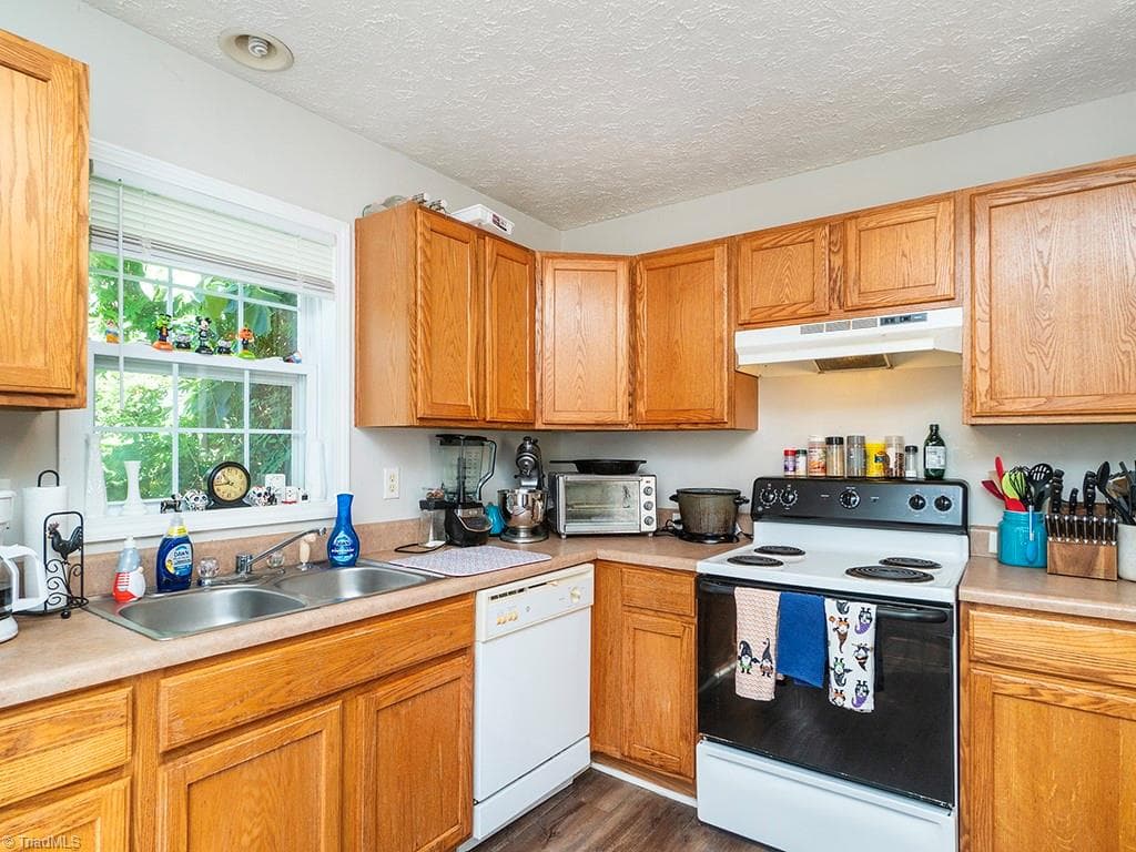 Duplex at 622/624 Williamson Avenue, Elon NC 27244, Elon, photo 23 of 38