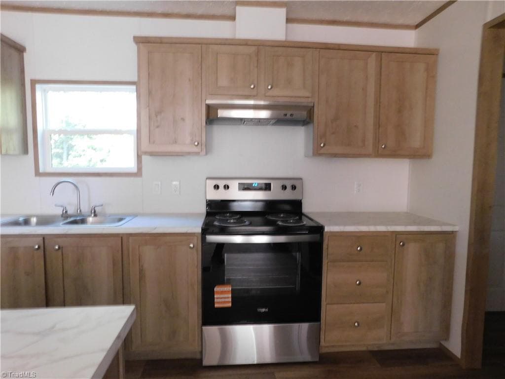 Manufactured Home at 182 Briar Creek Estates, Thomasville NC 27360, Thomasville, photo 3 of 15