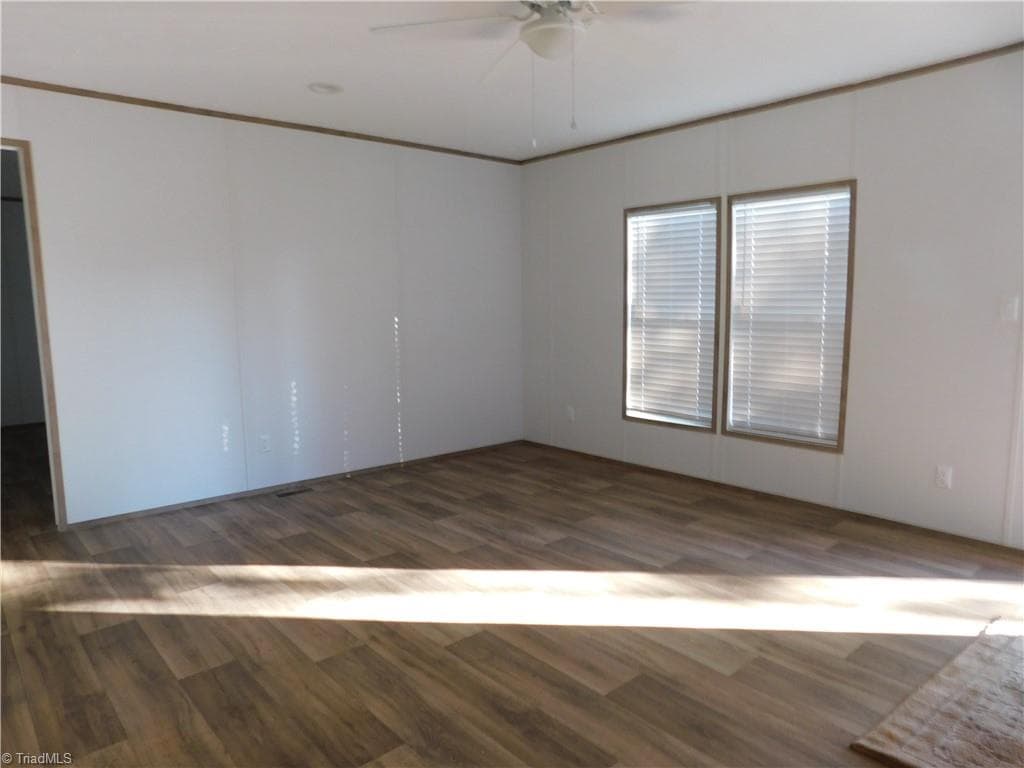 Manufactured Home at 196 Briar Creek Estates, Thomasville NC 27360, Thomasville, photo 9 of 24