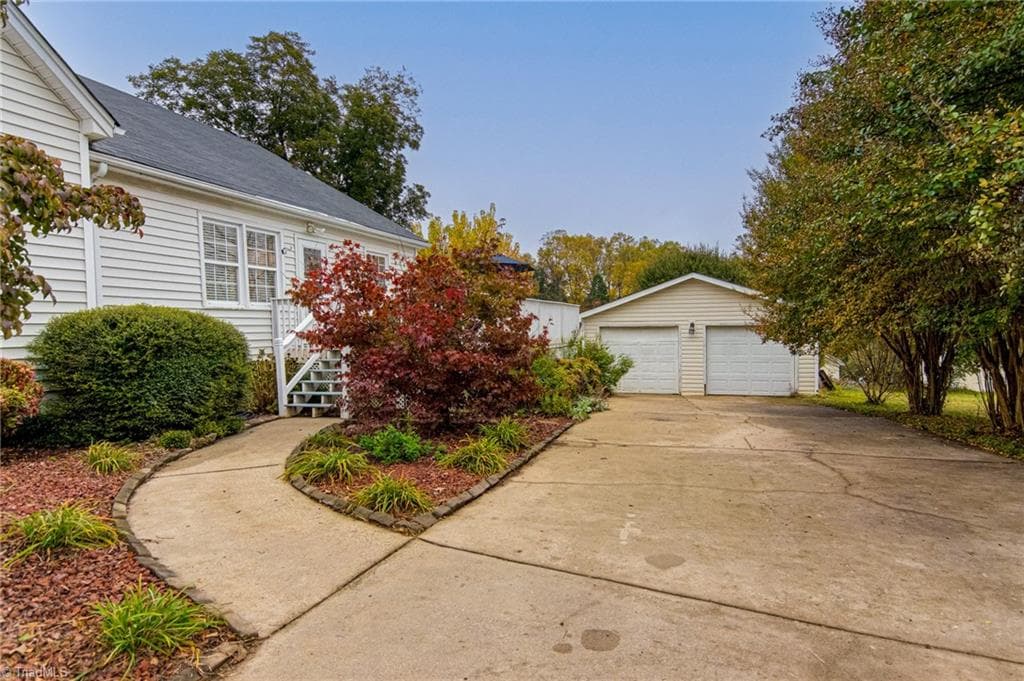 Stick/Site Built at 231 Lorraine Drive, Winston-Salem NC 27107, Winston-Salem, photo 7 of 58