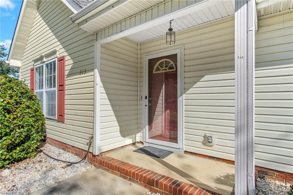 Stick/Site Built at 213 Wyndham Avenue, High Point NC 27265, High Point, photo 9 of 60