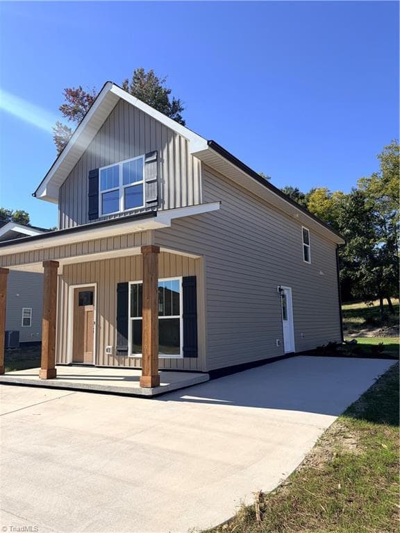 Stick/Site Built at 12 W Colonial Drive, Thomasville NC 27360, Thomasville, photo 2 of 14