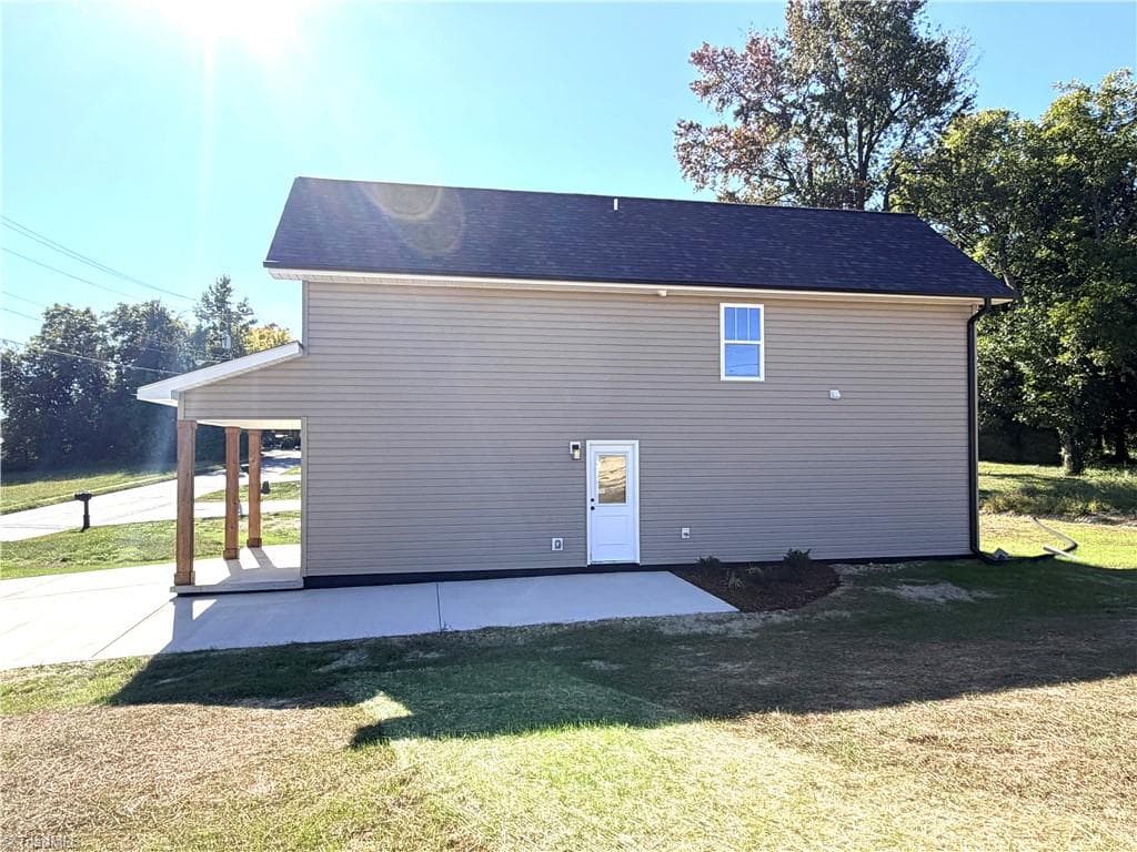 Stick/Site Built at 12 W Colonial Drive, Thomasville NC 27360, Thomasville, photo 3 of 14
