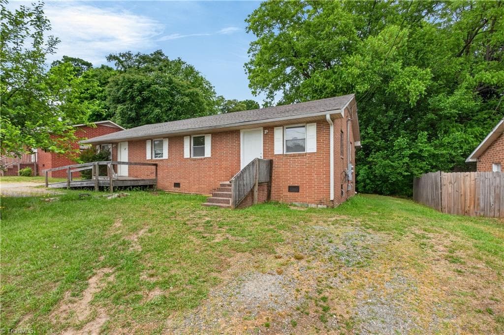 17 Hunter Street, Thomasville NC 27360