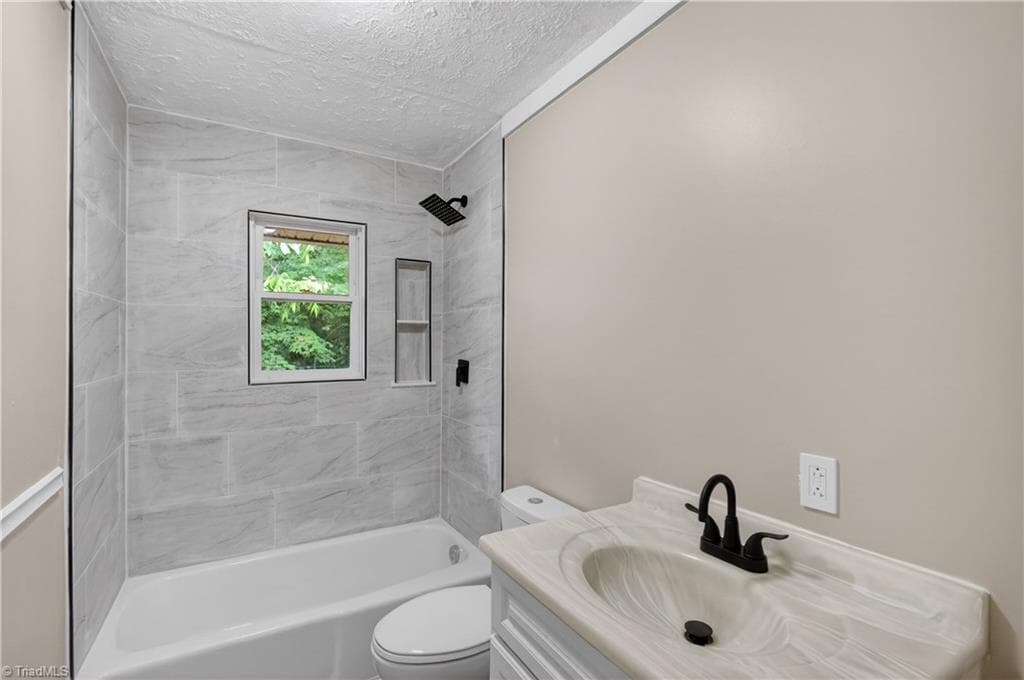 Duplex at 17 Hunter Street, Thomasville NC 27360, Thomasville, photo 47 of 60