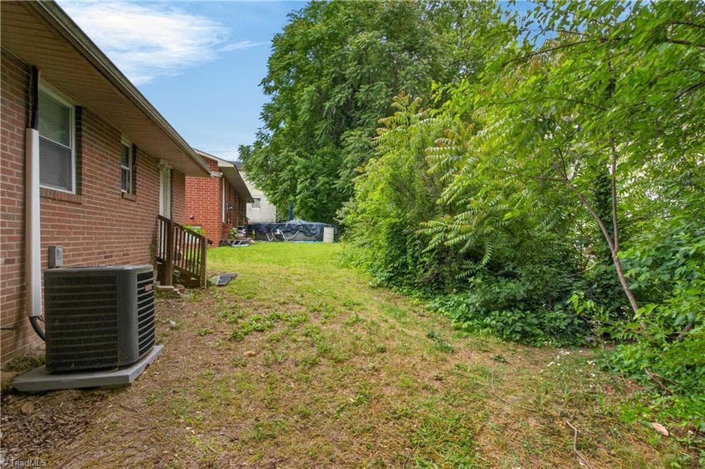 Duplex at 17 Hunter Street, Thomasville NC 27360, Thomasville, photo 27 of 60