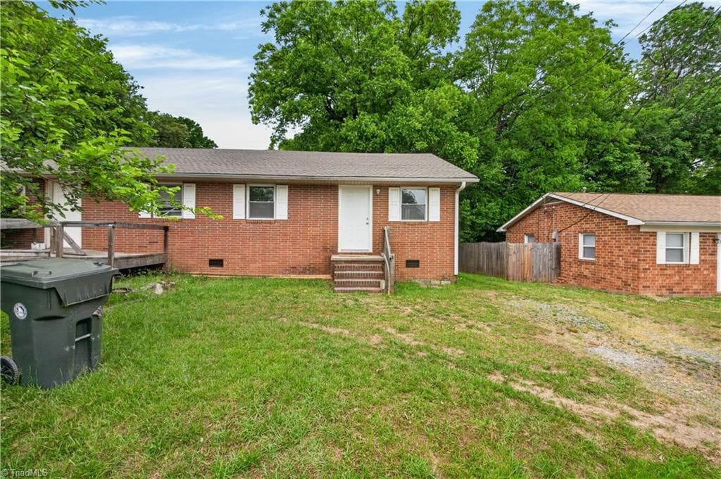 Duplex at 17 Hunter Street, Thomasville NC 27360, Thomasville, photo 7 of 60