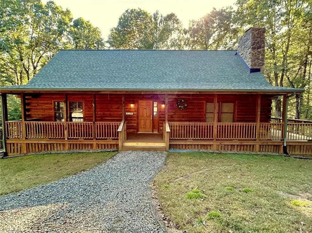 Stick/Site Built at 154 Rocky Shore Drive, Wilkesboro NC 28697, Wilkesboro, photo 2 of 50