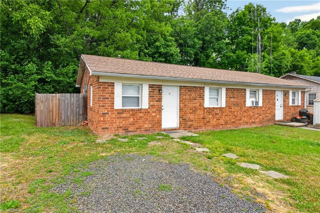 Duplex at 21 Hunter Street, Thomasville NC 27360, Thomasville, photo 3 of 66