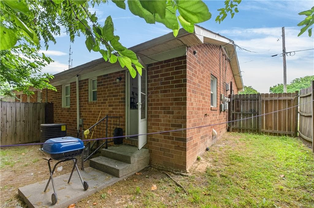 Duplex at 21 Hunter Street, Thomasville NC 27360, Thomasville, photo 51 of 66