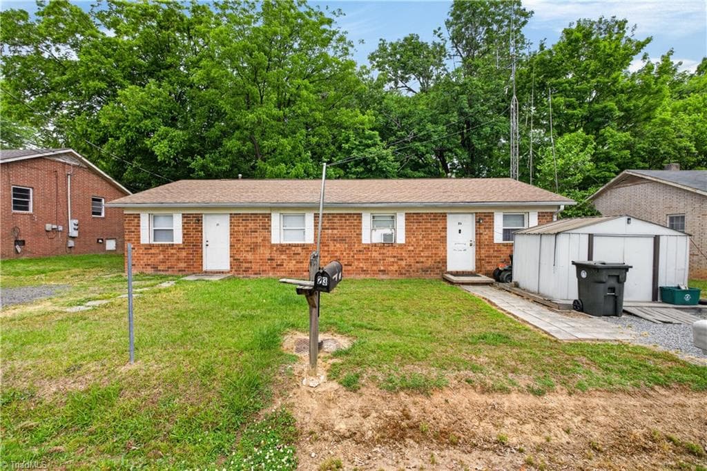 21 Hunter Street, Thomasville NC 27360