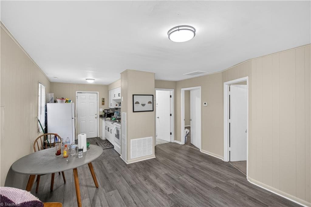 Duplex at 21 Hunter Street, Thomasville NC 27360, Thomasville, photo 17 of 66
