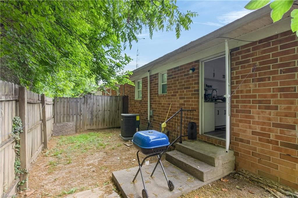 Duplex at 21 Hunter Street, Thomasville NC 27360, Thomasville, photo 47 of 66