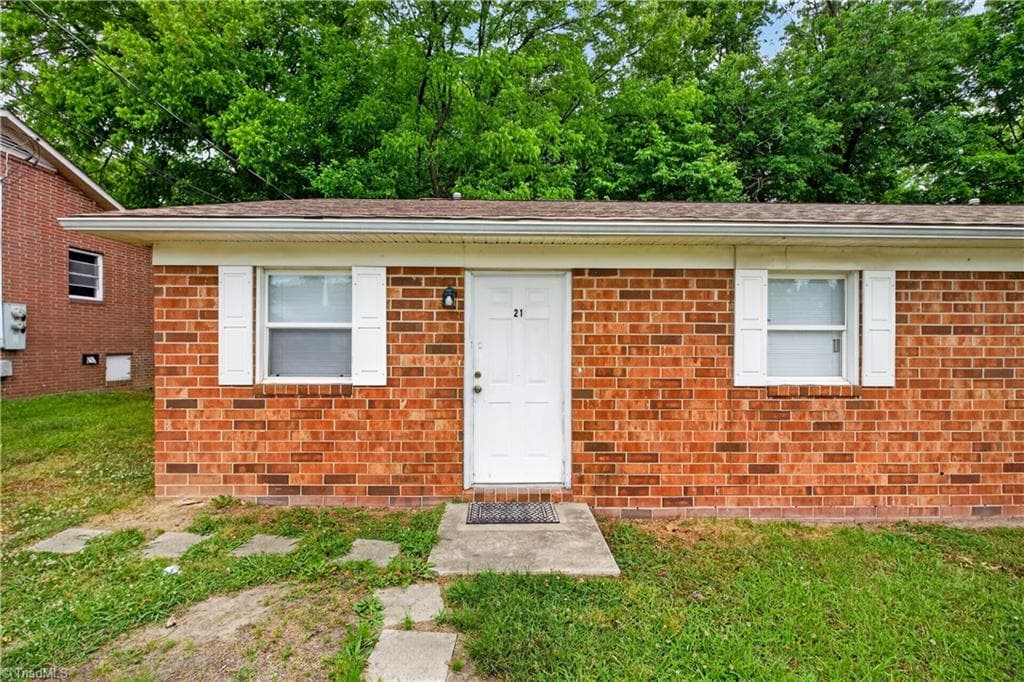 Duplex at 21 Hunter Street, Thomasville NC 27360, Thomasville, photo 7 of 66