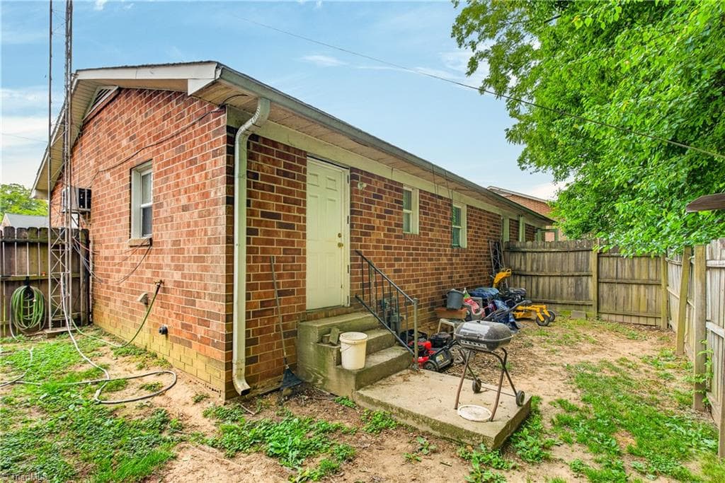 Duplex at 21 Hunter Street, Thomasville NC 27360, Thomasville, photo 49 of 66