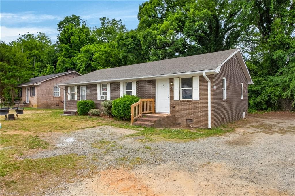 Duplex at 29 Hunter Street, Thomasville NC 27360, Thomasville, photo 3 of 70