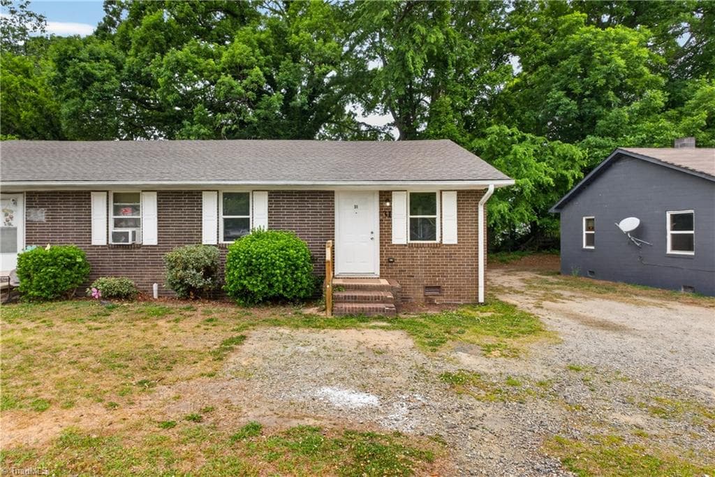 Duplex at 29 Hunter Street, Thomasville NC 27360, Thomasville, photo 65 of 70