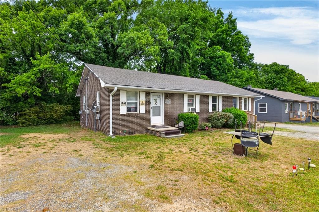 Duplex at 29 Hunter Street, Thomasville NC 27360, Thomasville, photo 61 of 70