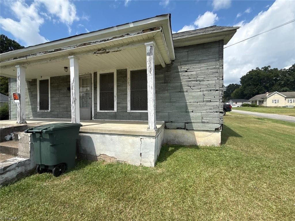 Stick/Site Built at 1421 South Avenue, Eden NC 27288, Eden, photo 6 of 33