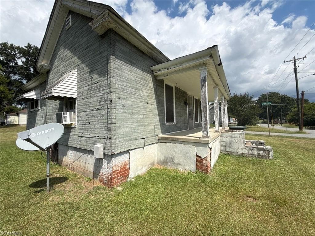 Stick/Site Built at 1421 South Avenue, Eden NC 27288, Eden, photo 3 of 33