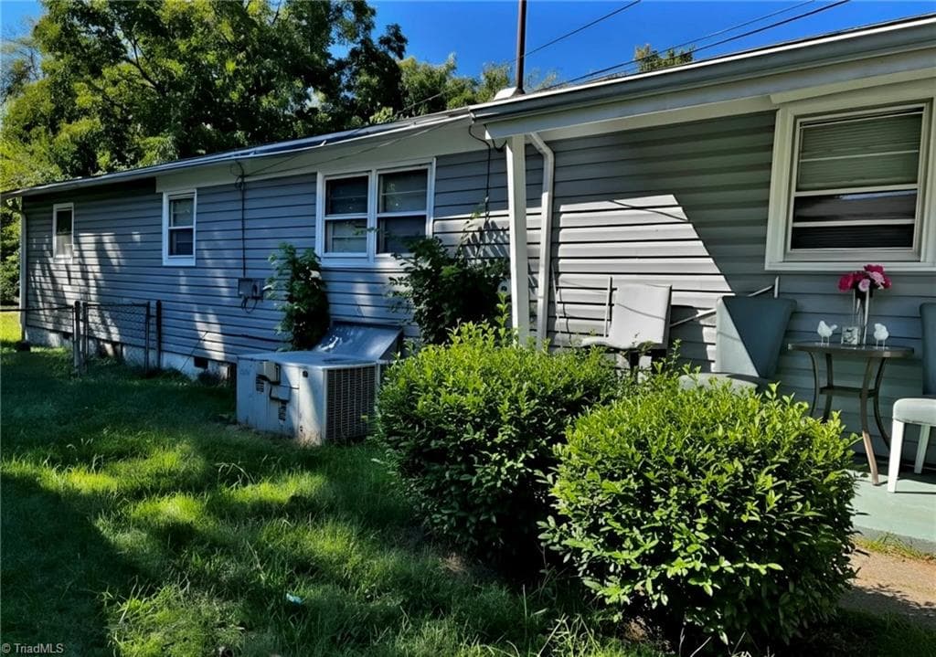 Stick/Site Built at 1612 Brockett Avenue, High Point NC 27260, High Point, photo 2 of 13