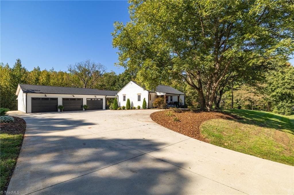 Stick/Site Built at 1333 Commonwealth Road, Randleman NC 27317, Randleman, photo 5 of 37