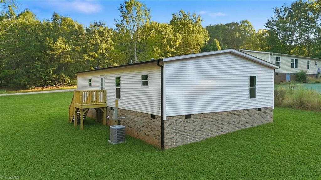 Manufactured Home at 189 Village Point Drive, Statesville NC 28625, Statesville, photo 4 of 33