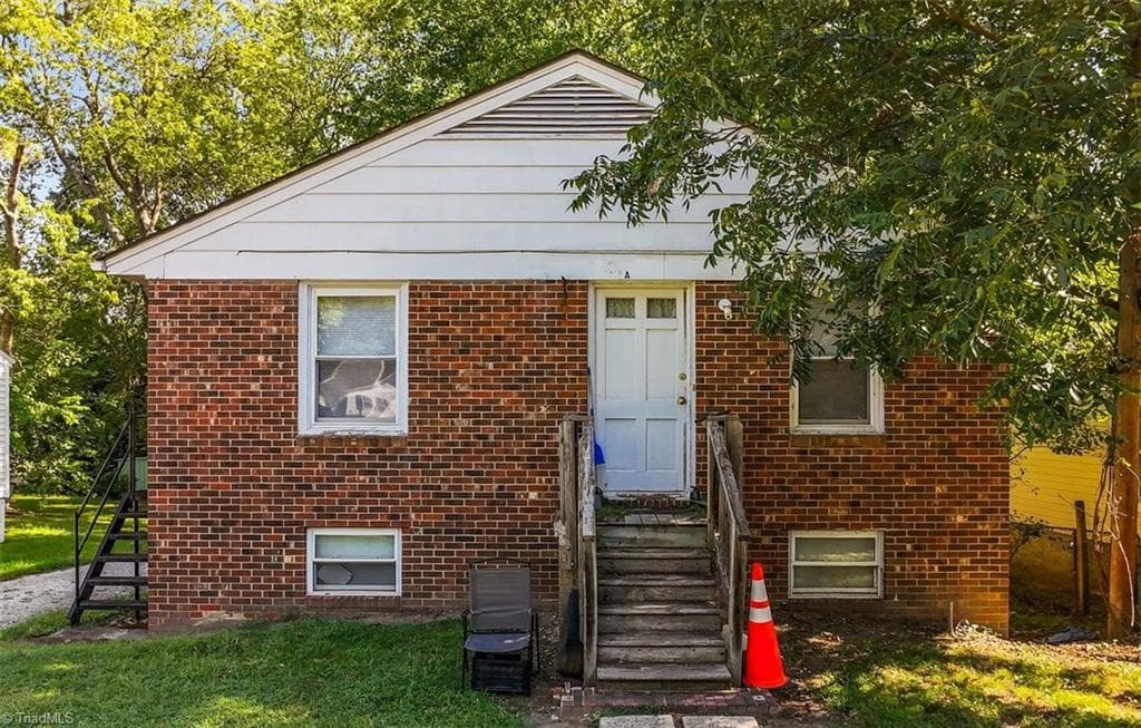 Duplex at 1815 Willora Street, Greensboro NC 27406, Greensboro, photo 2 of 25