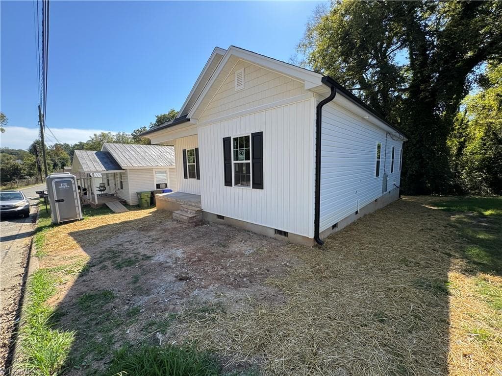 Stick/Site Built at 305 E 5th Avenue, Lexington NC 27292, Lexington, photo 3 of 20