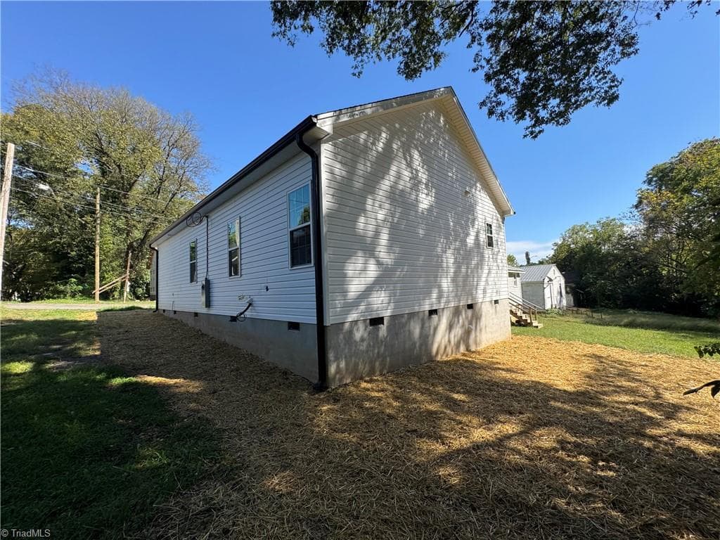 Stick/Site Built at 305 E 5th Avenue, Lexington NC 27292, Lexington, photo 5 of 20