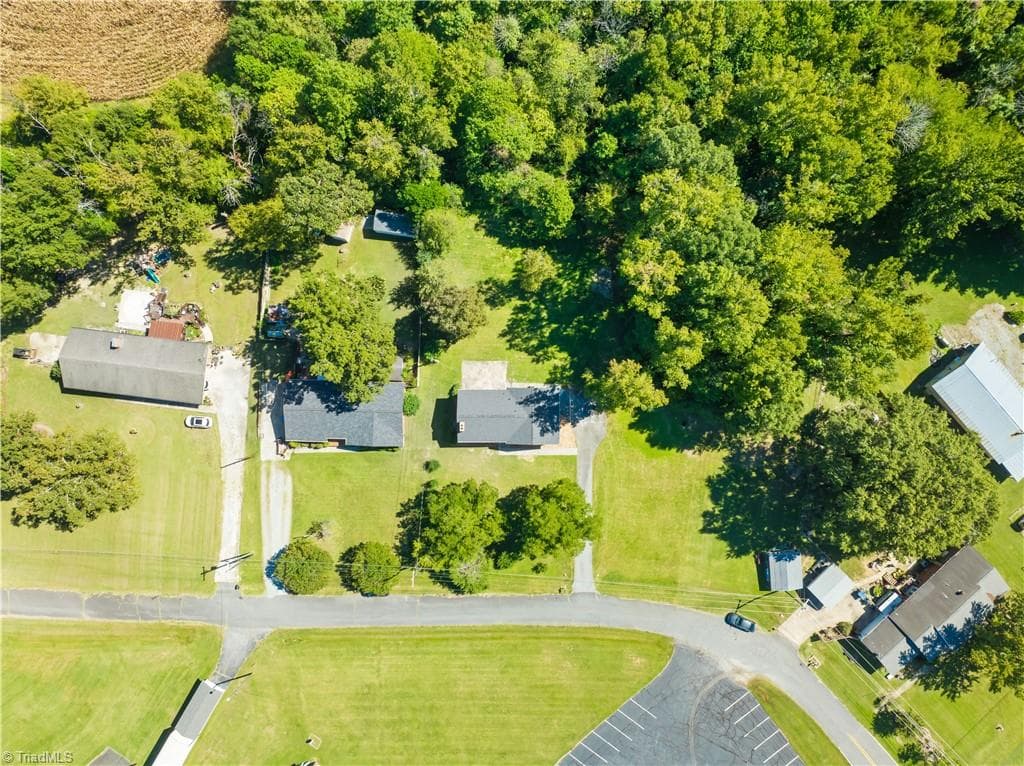 Stick/Site Built at 5528 Mauldin Drive, High Point NC 27263, High Point, photo 36 of 38