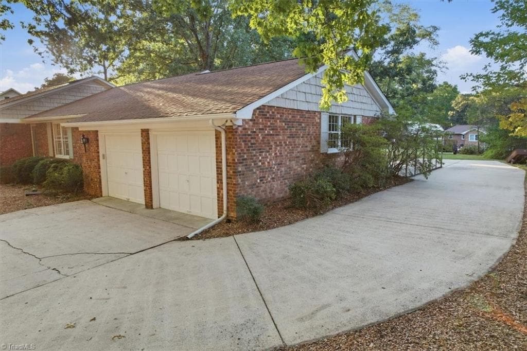 Stick/Site Built at 102 Cottonwood Drive, Jamestown NC 27282, Jamestown, photo 4 of 50