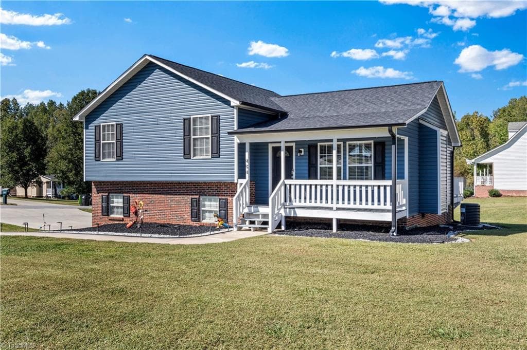 494 Sunset Ridge Lane, Lexington NC 27295