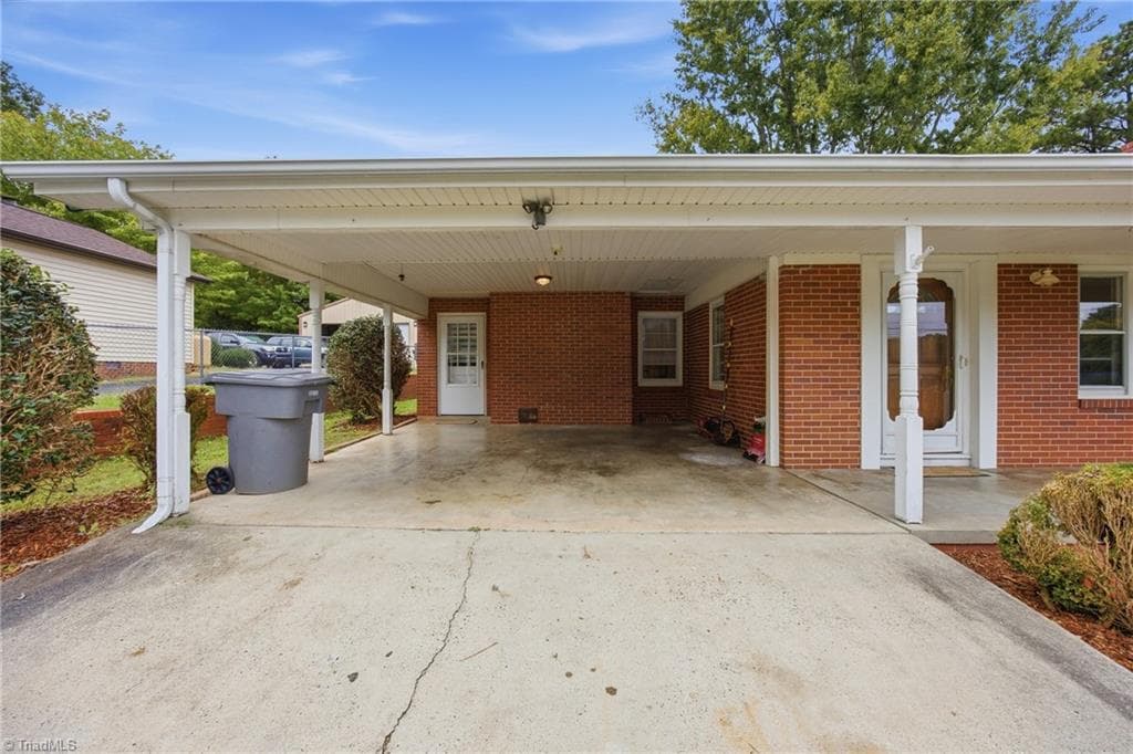 Stick/Site Built at 1420 Brookdale Drive, Asheboro NC 27205, Asheboro, photo 6 of 44