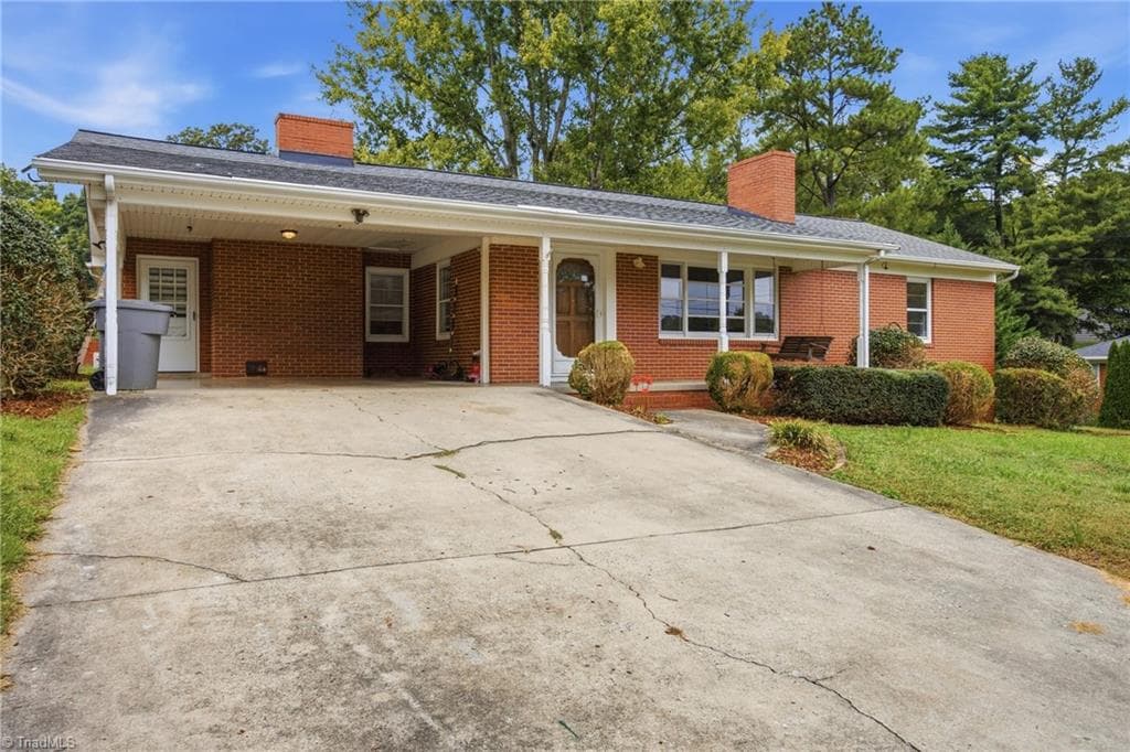 Stick/Site Built at 1420 Brookdale Drive, Asheboro NC 27205, Asheboro, photo 5 of 44
