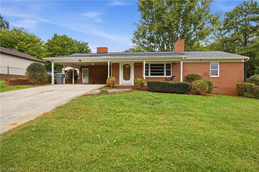 Stick/Site Built at 1420 Brookdale Drive, Asheboro NC 27205, Asheboro, photo 4 of 44