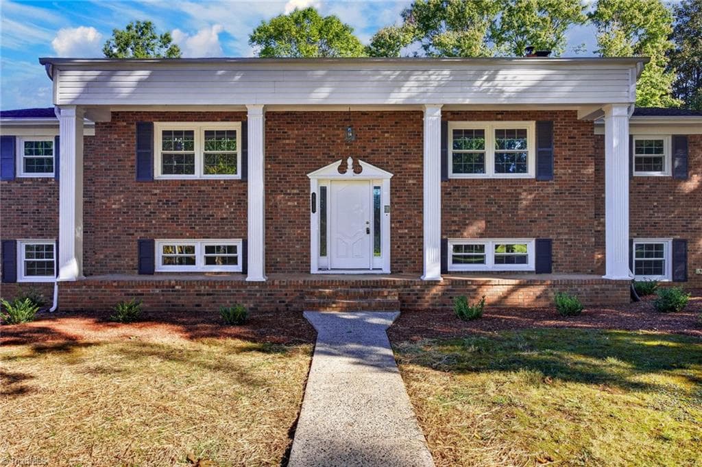 Stick/Site Built at 1510 Woodside Drive, Reidsville NC 27320, Reidsville, photo 3 of 49
