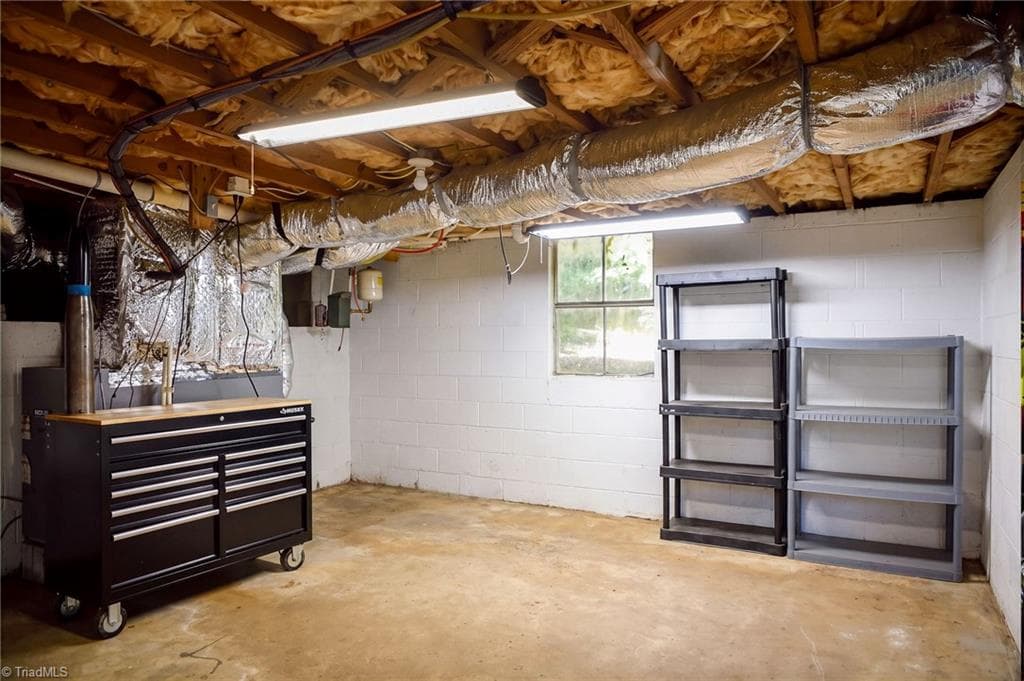 Stick/Site Built at 10269 Old US highway 52, Winston-Salem NC 27107, Winston-Salem, photo 10 of 23
