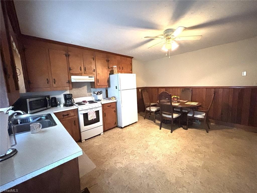 Duplex at 4642 NC Highway 62, Thomasville NC 27360, Thomasville, photo 11 of 12