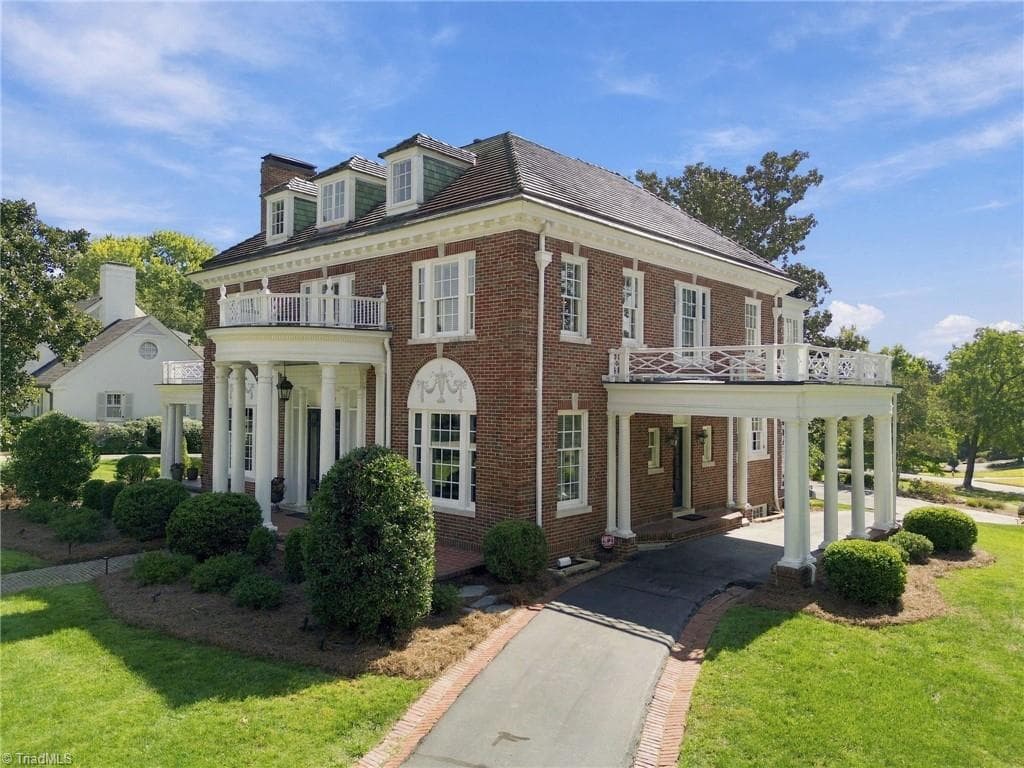 425 Hillcrest Drive, High Point NC 27262