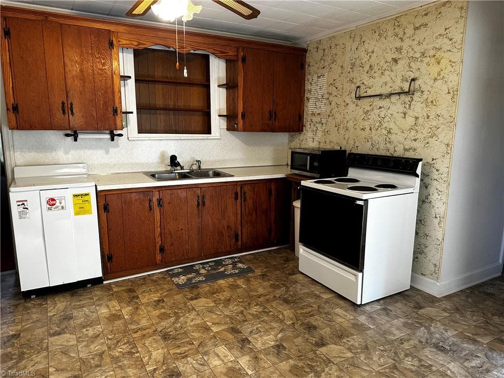 Stick/Site Built at 107 Dillon Street, Winston-Salem NC 27107, Winston-Salem, photo 10 of 29