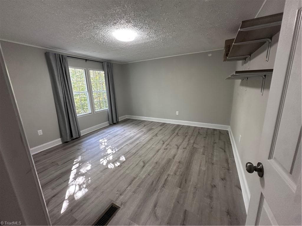 Manufactured Home at 6610 Edgeworth Trail, Pfafftown NC 27040, Pfafftown, photo 10 of 21