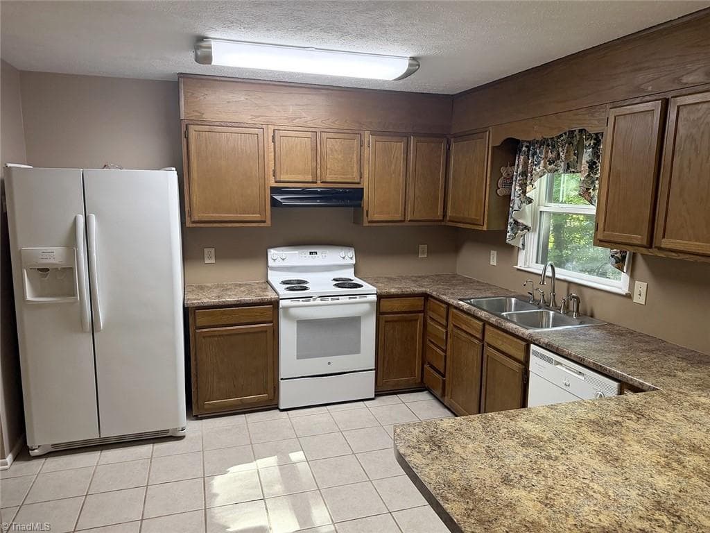 Stick/Site Built at 796 Sommerdale Court, Rural Hall NC 27045, Rural Hall, photo 8 of 32