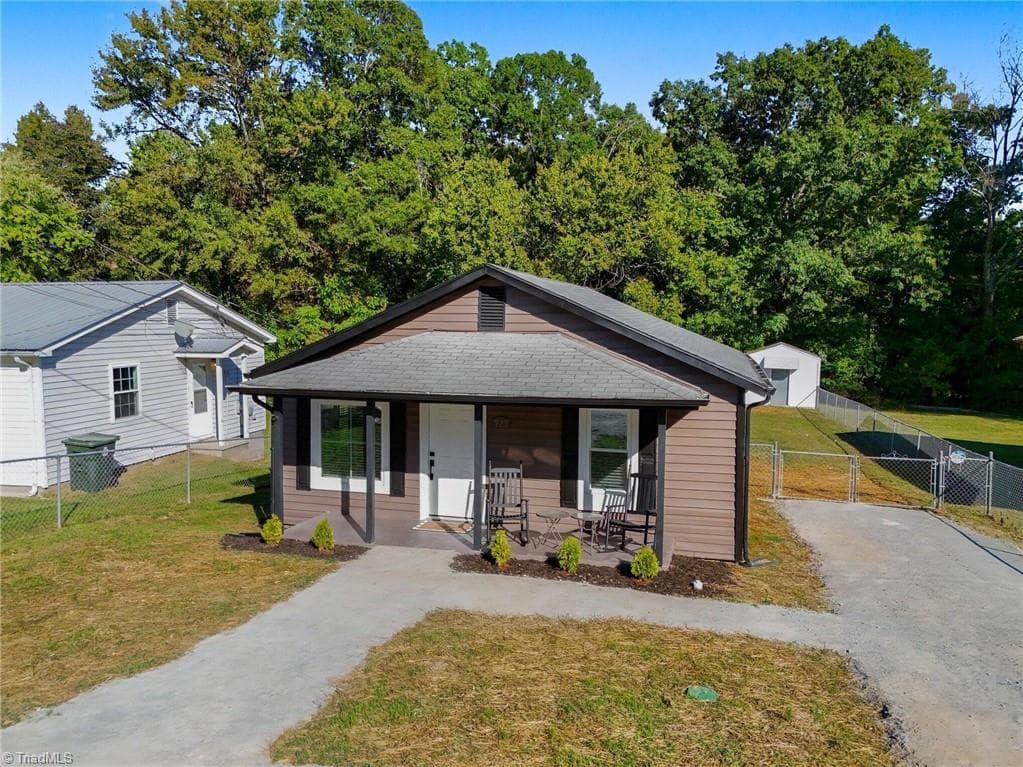Stick/Site Built at 727 Trotter Street, Thomasville NC 27360, Thomasville, photo 5 of 34