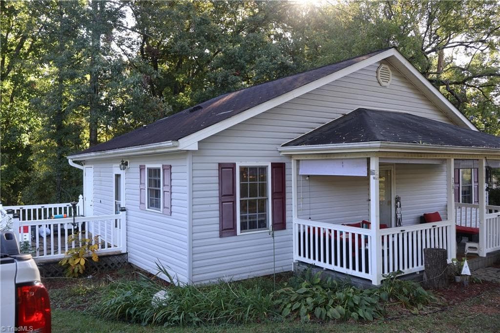 Stick/Site Built at 7381 Broad Street, Rural Hall NC 27045, Rural Hall, photo 4 of 21